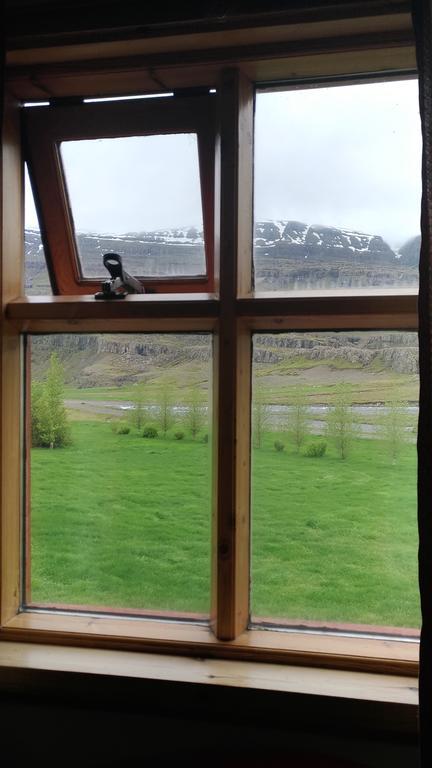 Fossardalur Guesthouse Djupivogur Bagian luar foto