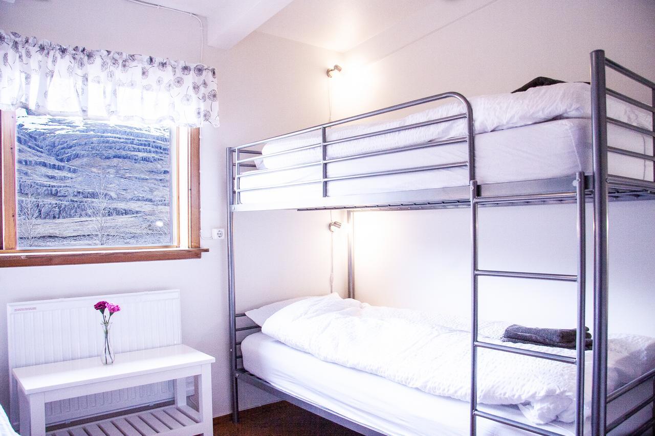 Fossardalur Guesthouse Djupivogur Bagian luar foto
