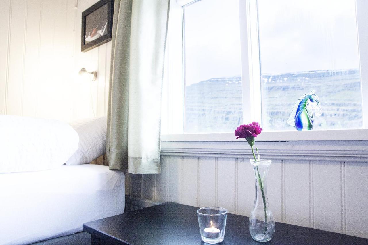 Fossardalur Guesthouse Djupivogur Bagian luar foto