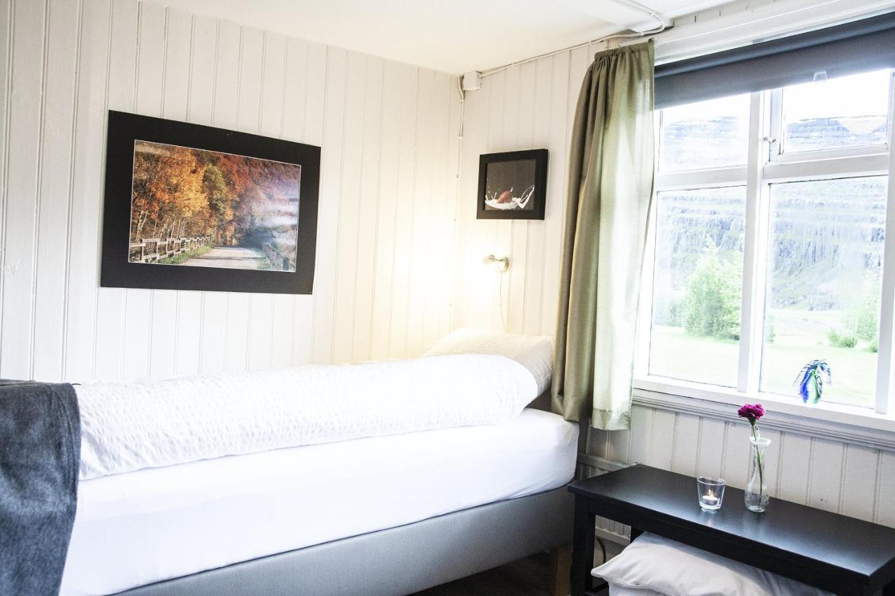 Fossardalur Guesthouse Djupivogur Bagian luar foto